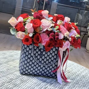Bolsa de rosas y mix de flores